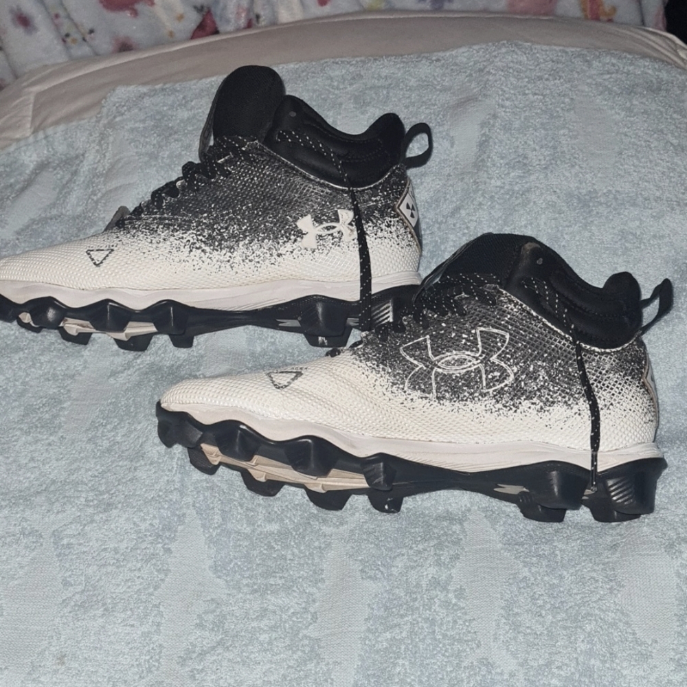 Cleats - Picture 3 of 5